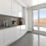 Rooftop Oasis 아파트 *