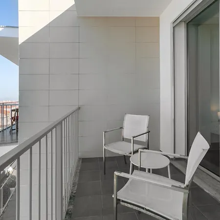 דירה Rooftop Oasis