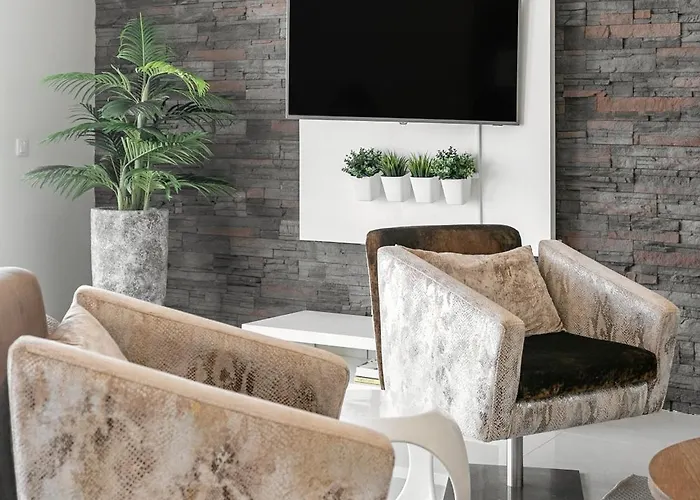 Rooftop Oasis * نازاريه